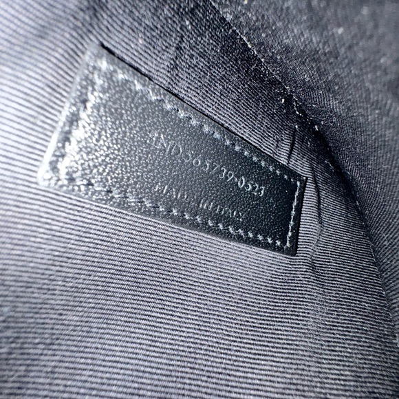 YSL Uptown leather pouch with Gold hardware - Picture 8 of 8